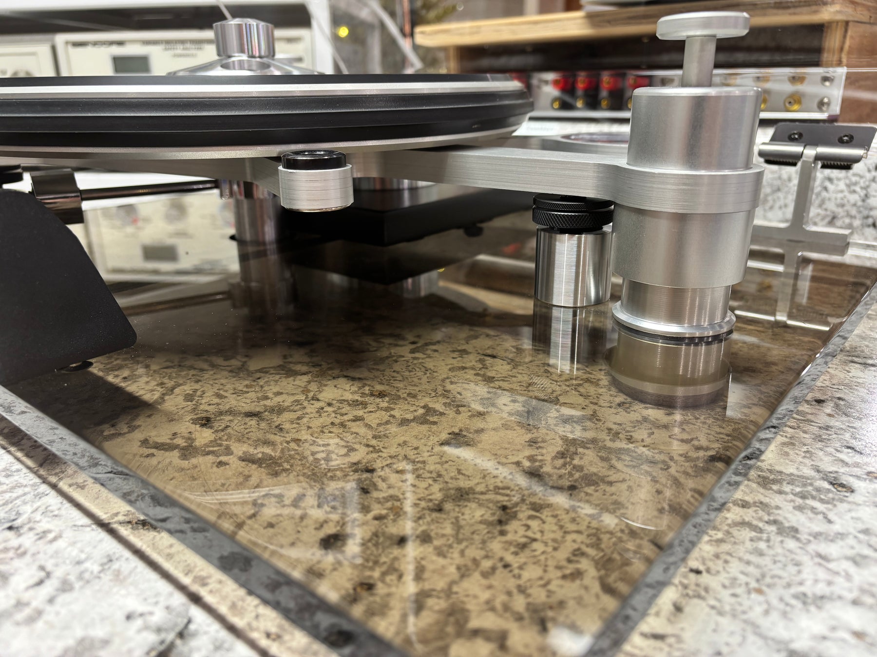 Oracle Delphi Series IV Turntable with MVSS and extra Tune-up parts!