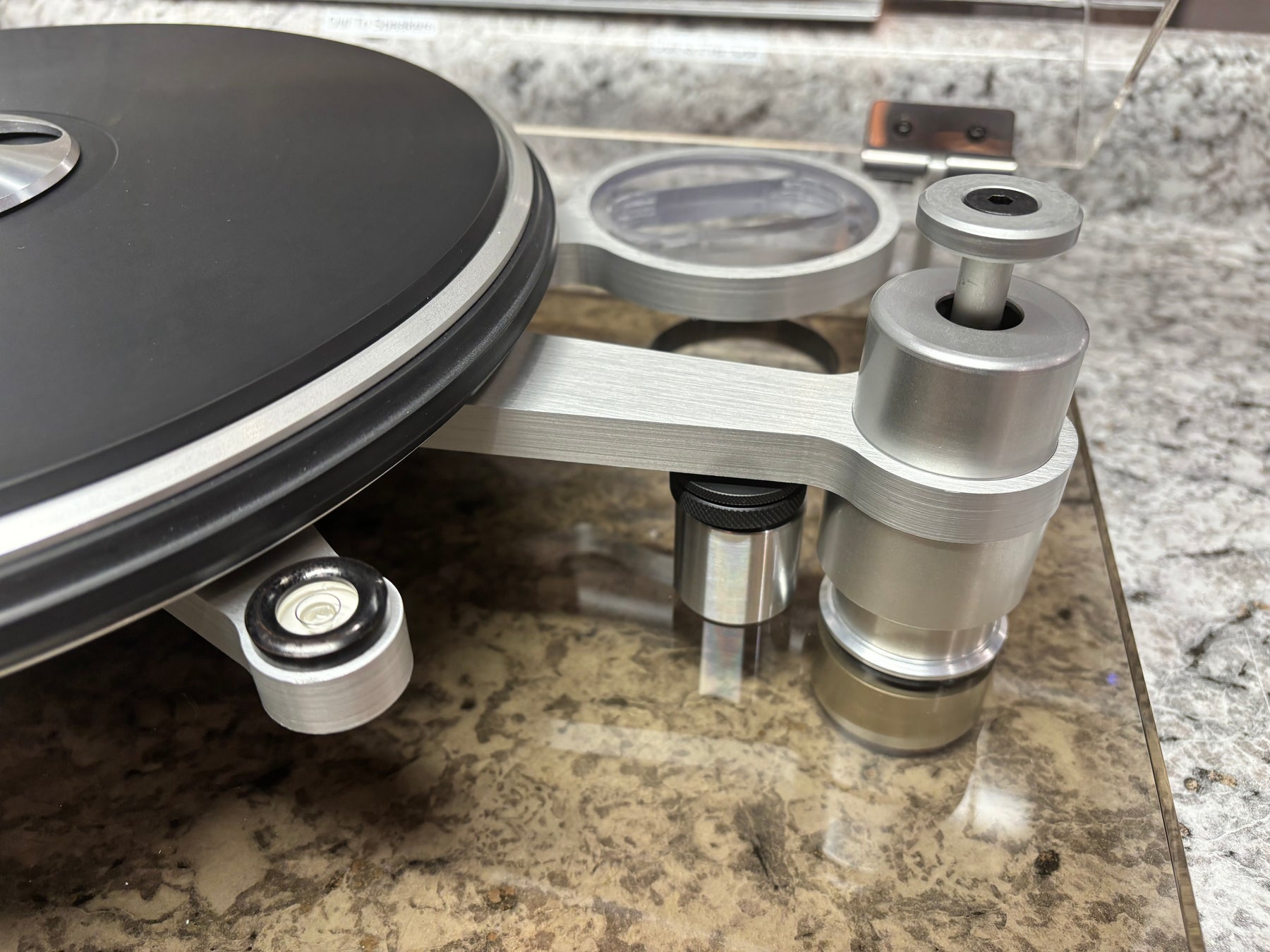 Oracle Delphi Series IV Turntable with MVSS and extra Tune-up parts!