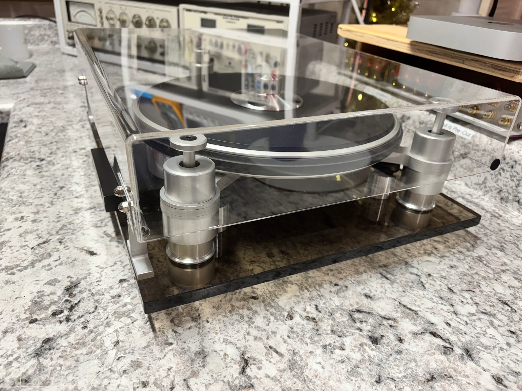 Oracle Delphi Series IV Turntable with MVSS and extra Tune-up parts!