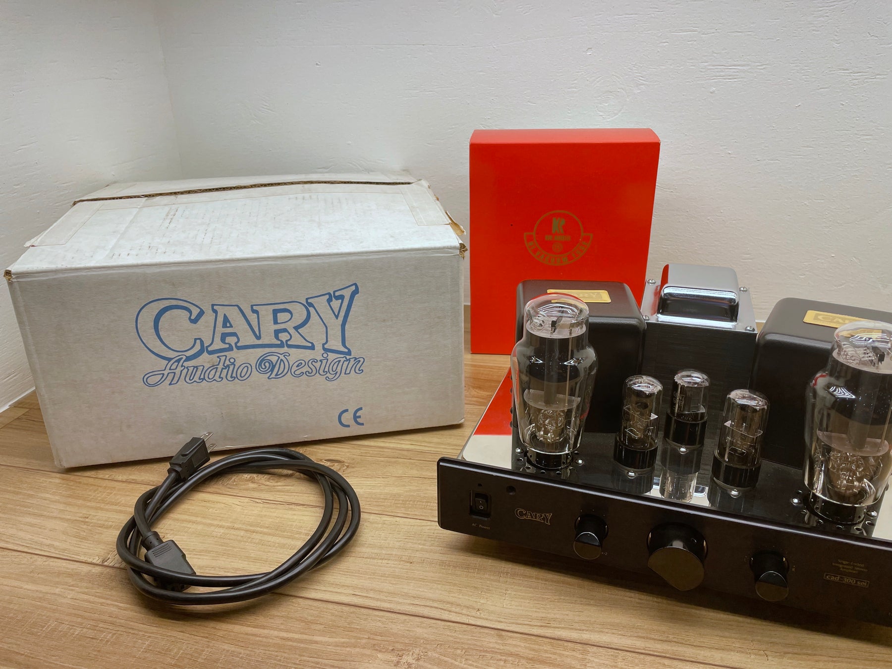 Cary Audio 300-SEI-LX20 Integrated Tube Amp Mint, with Factory Box and Packaging