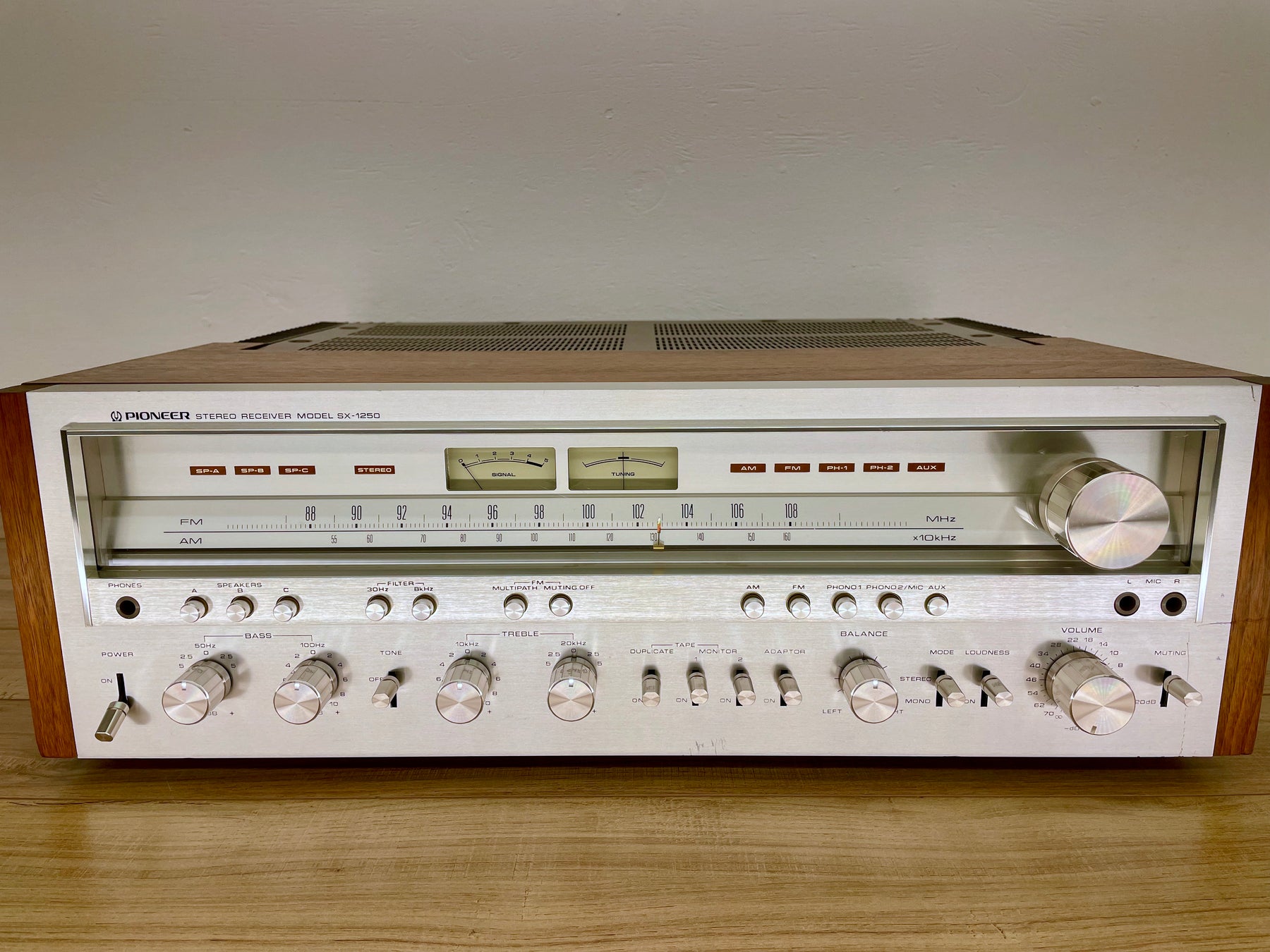 Restored Pioneer SX1250 Receiver
