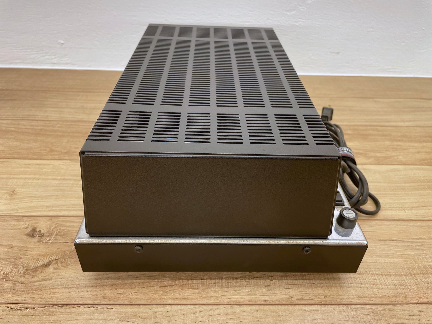 McIntosh MC752 Amplifier. Very Rare and Cool!