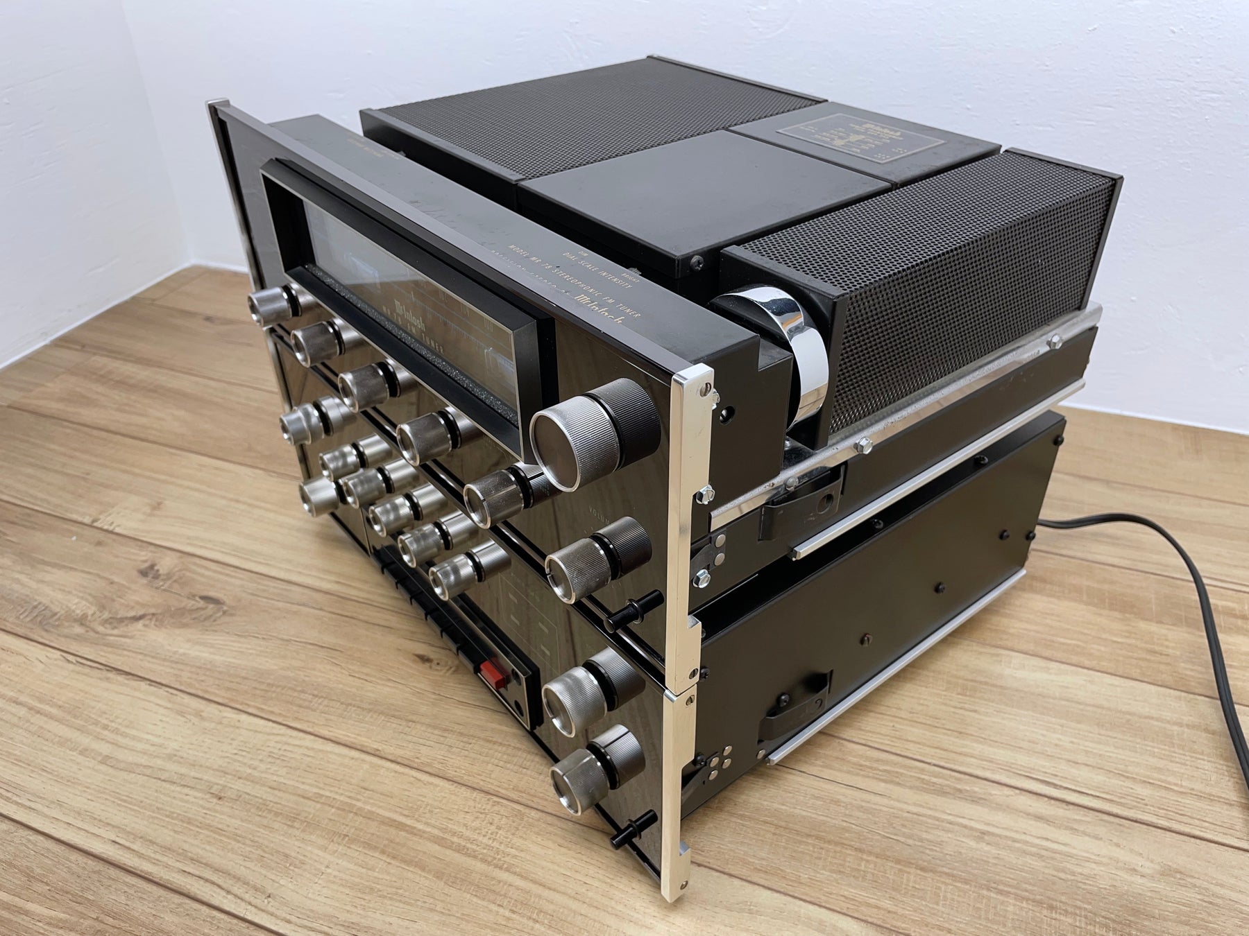 McIntosh MA6200 Integrated Amplifier and Matching MR78 Tuner.