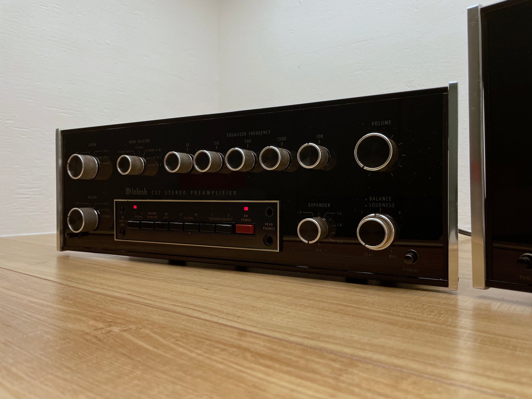 Restored McIntosh Mc2205 Amplifier and C32 Preamplifier Combo