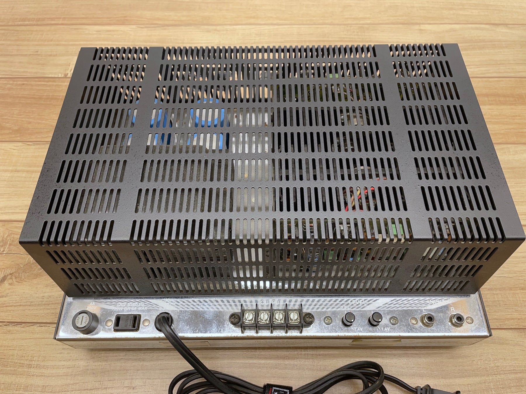 McIntosh MC752 Amplifier. Very Rare and Cool!