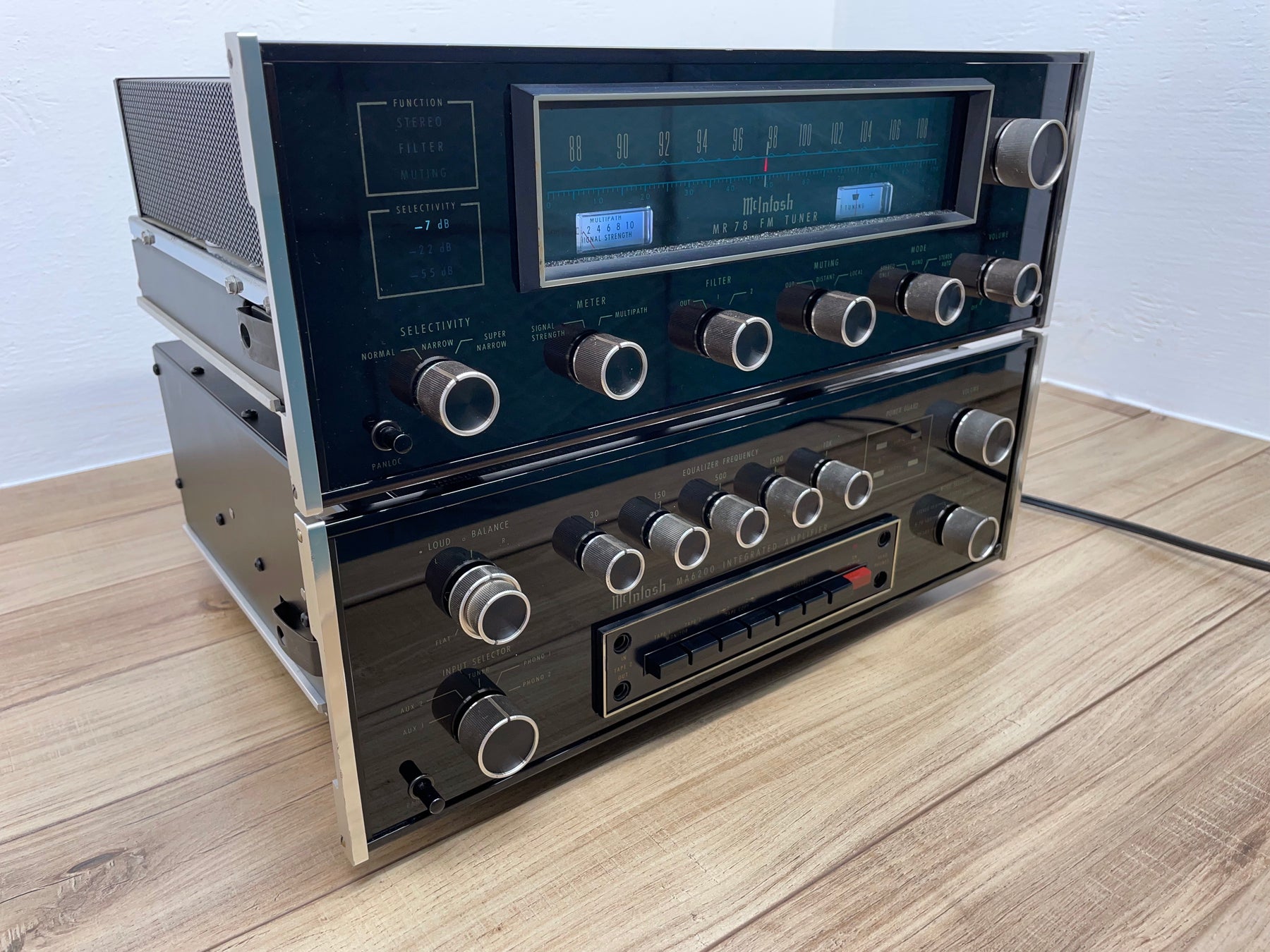 McIntosh MA6200 Integrated Amplifier and Matching MR78 Tuner.