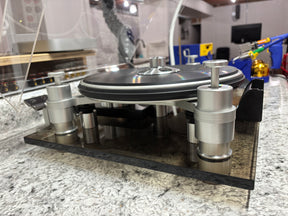Oracle Delphi Series IV Turntable with MVSS and extra Tune-up parts!