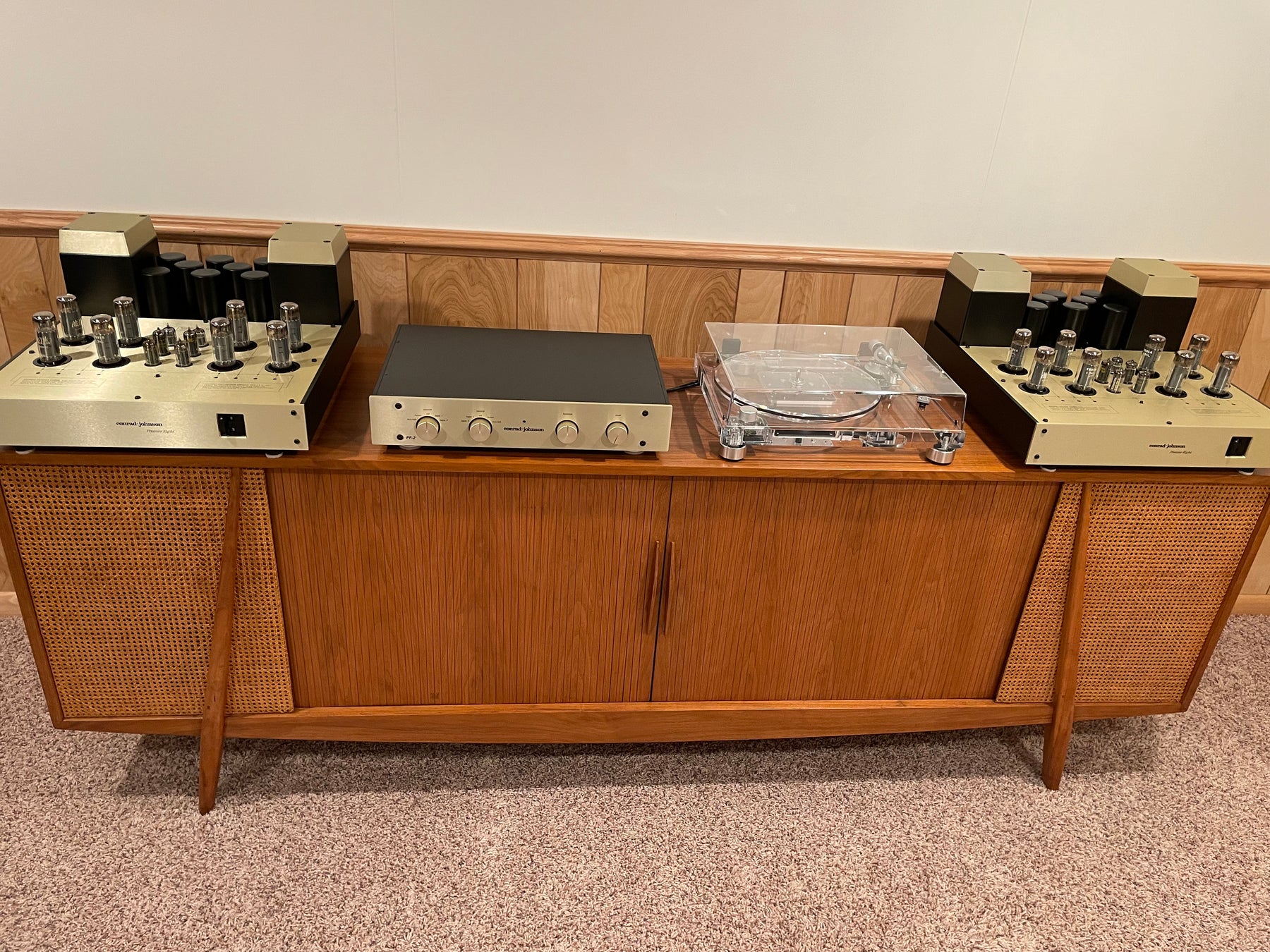 Absolutely Epic Conrad Johnson Premier 8XS Amplifiers and PF-2 Preamplifier.