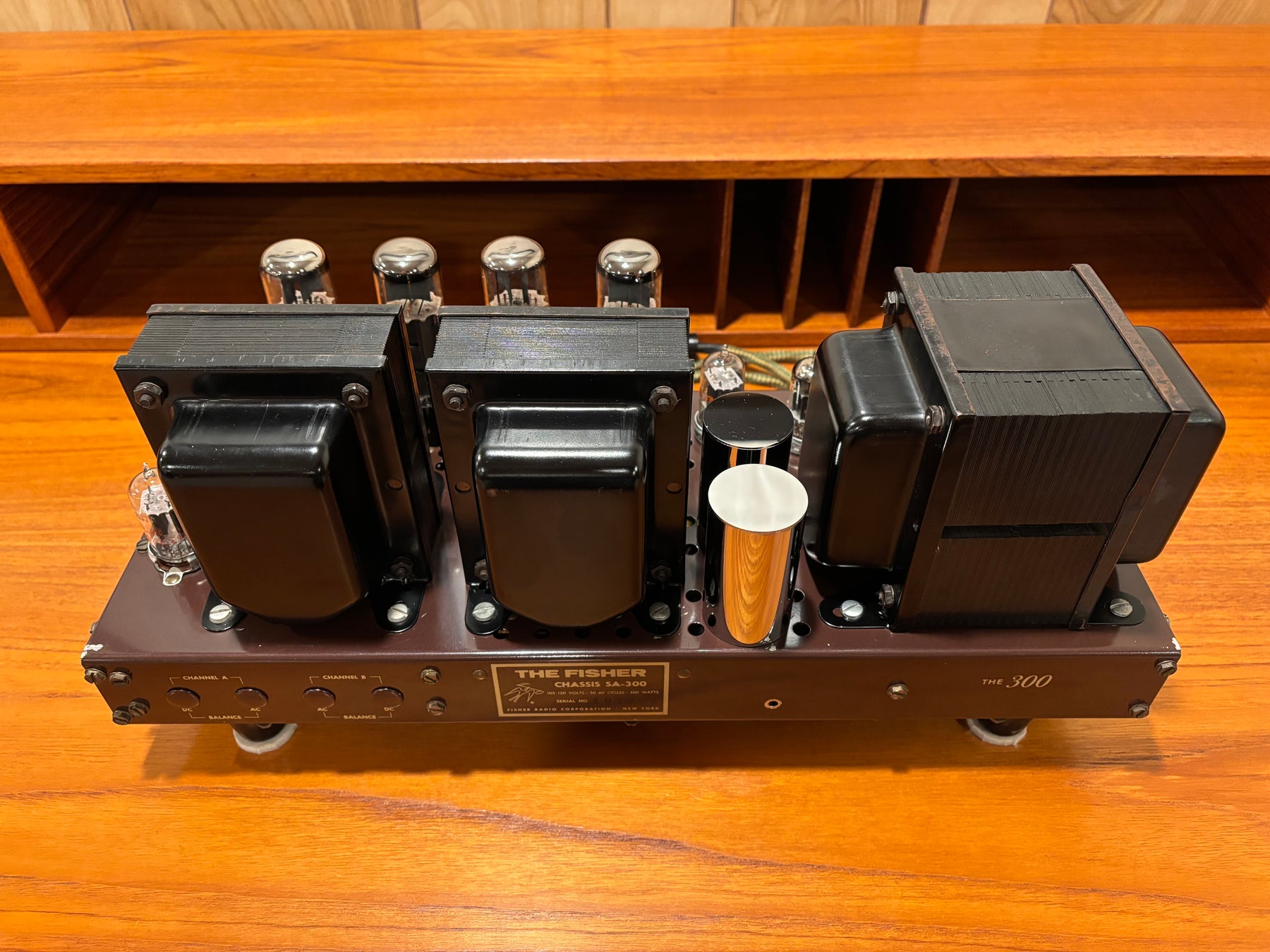 Fisher SA-300 Tube Amplifier.  Recent restoration with high-end components.