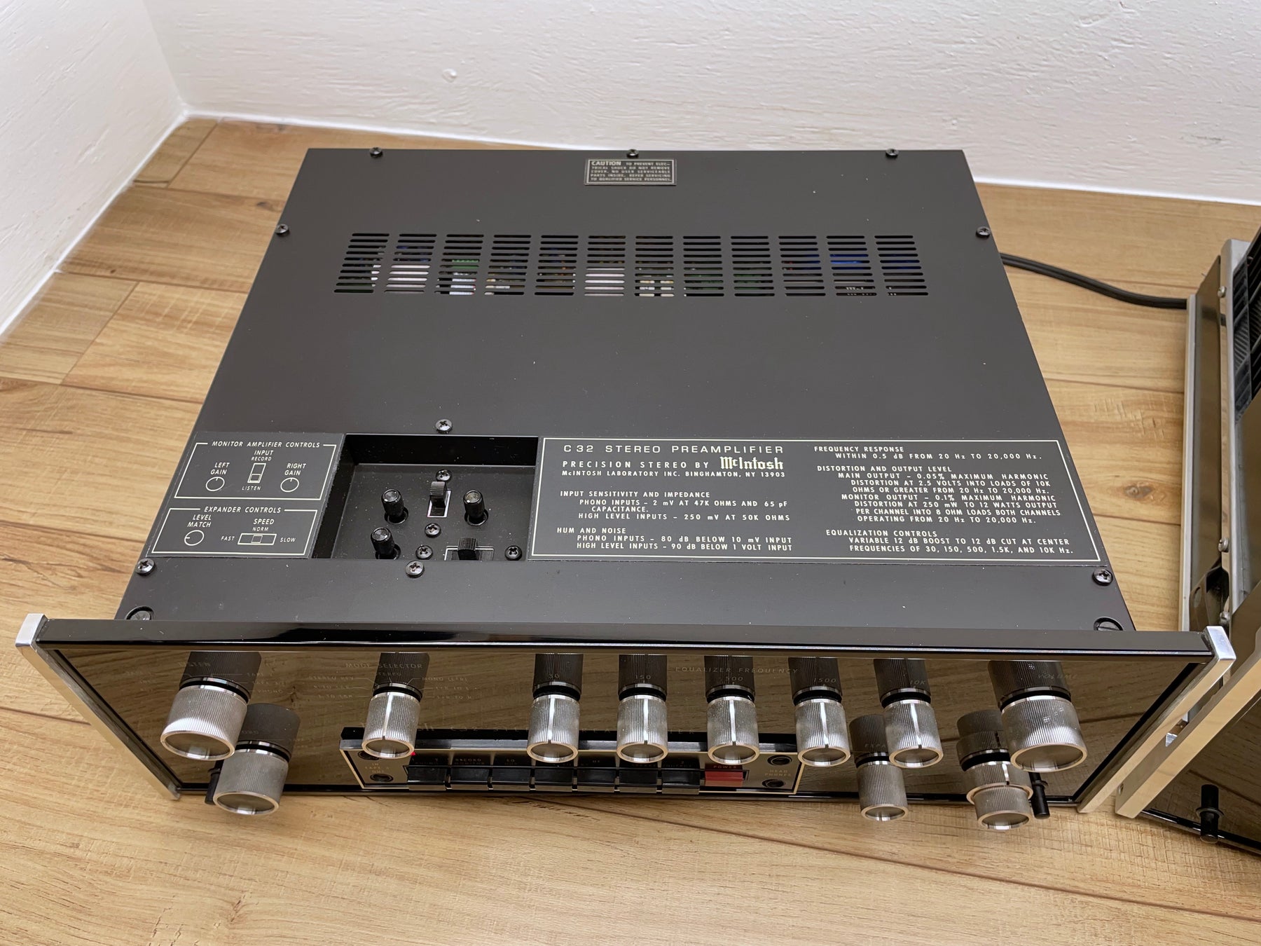 Restored McIntosh Mc2205 Amplifier and C32 Preamplifier Combo