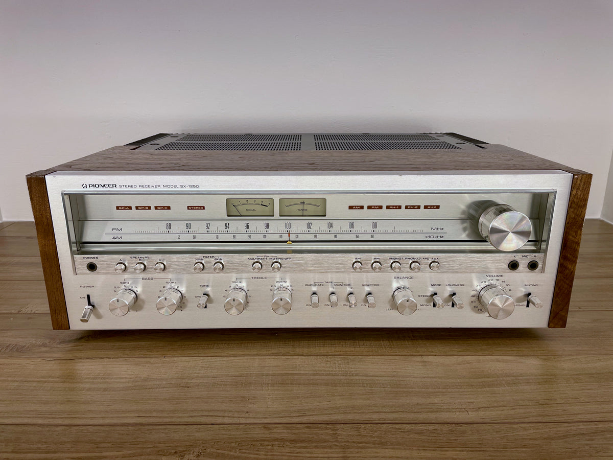 Pioneer SX-1250 Receiver.  Restored and Rebuild With New Cabinet